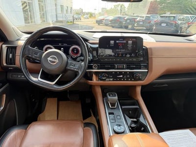 2023 Nissan Pathfinder Platinum