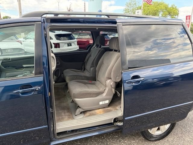 2005 Toyota Sienna CE