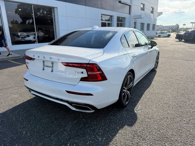 2019 Volvo S60 R-Design