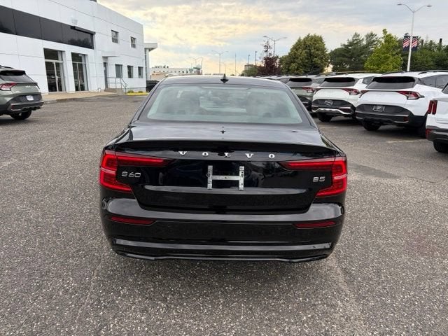 2024 Volvo S60 Core Dark Theme