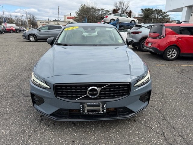 2022 Volvo S60 Momentum