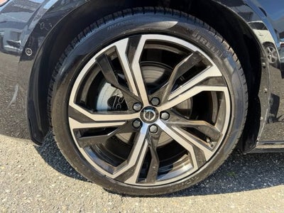 2024 Volvo S60 Plus Dark Theme