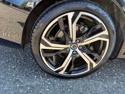 2024 Volvo S60 Plus Dark Theme