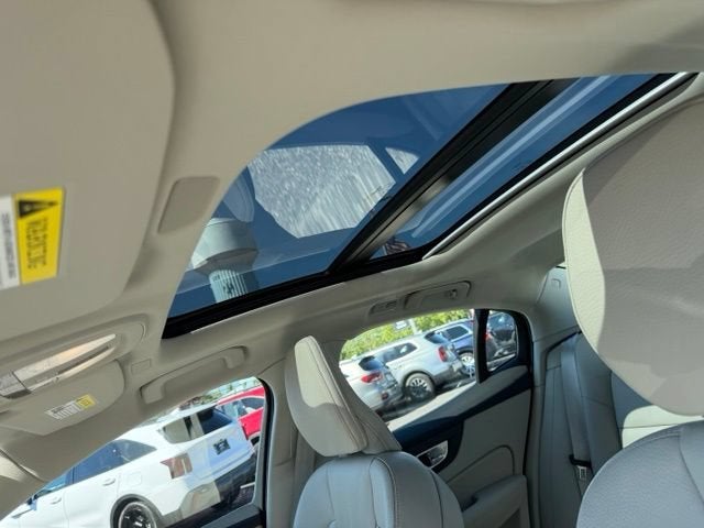 2024 Volvo S60 Plus Dark Theme
