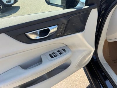 2024 Volvo S60 Plus Dark Theme