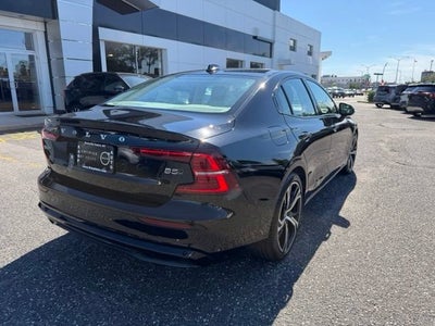 2024 Volvo S60 Plus Dark Theme