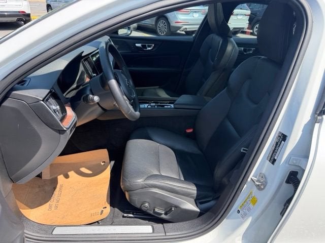 2023 Volvo S60 Plus Black Edition