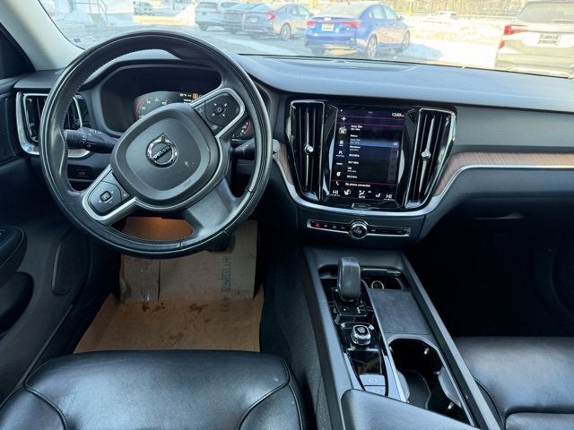 2022 Volvo S60 Momentum