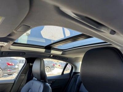 2022 Volvo S60 Momentum