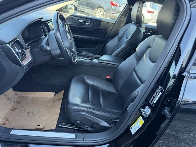 2022 Volvo S60 Momentum