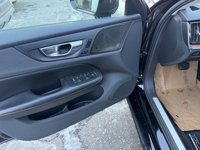 2022 Volvo S60 Momentum