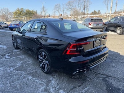 2022 Volvo S60 Momentum