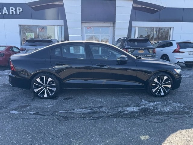 2022 Volvo S60 Momentum