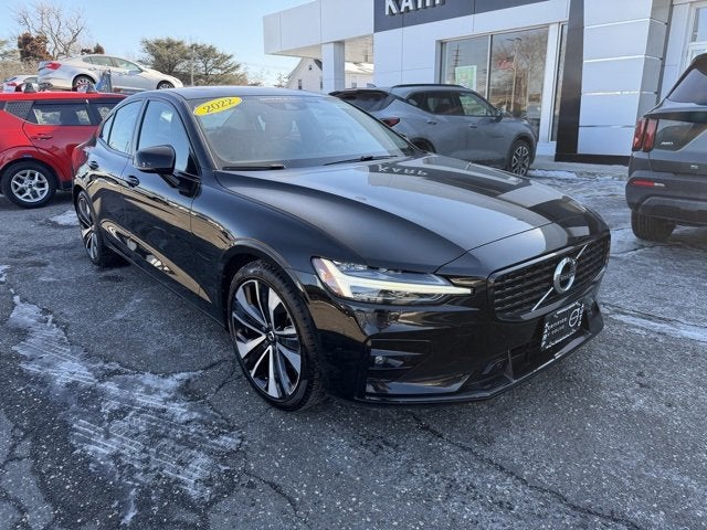 2022 Volvo S60 Momentum