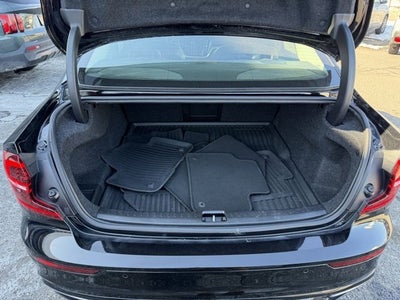 2022 Volvo S60 Momentum