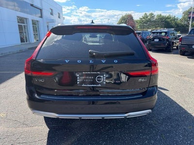 2022 Volvo V90 Cross Country B6