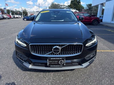 2022 Volvo V90 Cross Country B6