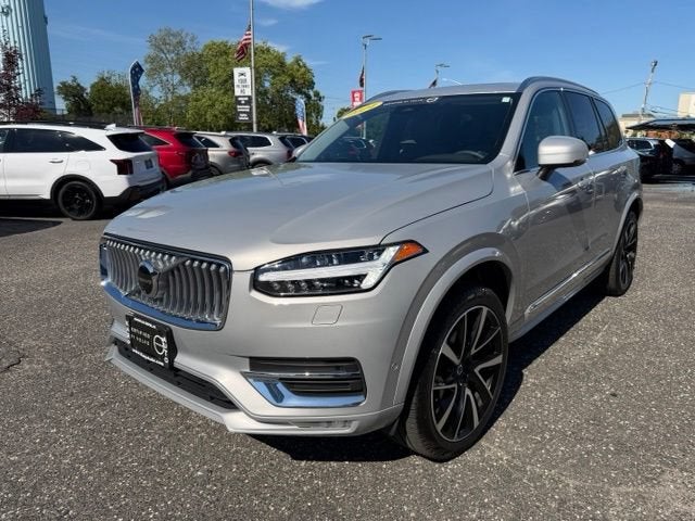 2024 Volvo XC90 Plus Bright Theme