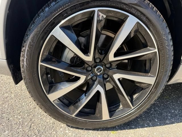 2024 Volvo XC90 Plus Bright Theme