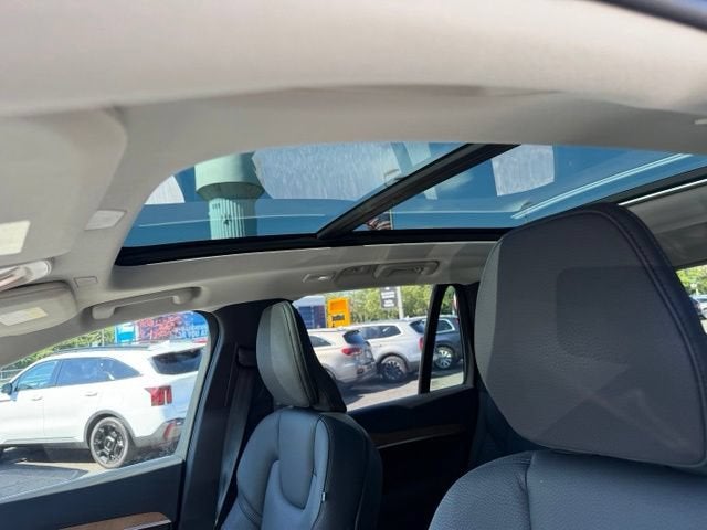 2024 Volvo XC90 Plus Bright Theme