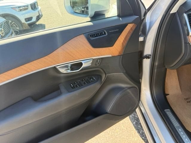 2024 Volvo XC90 Plus Bright Theme