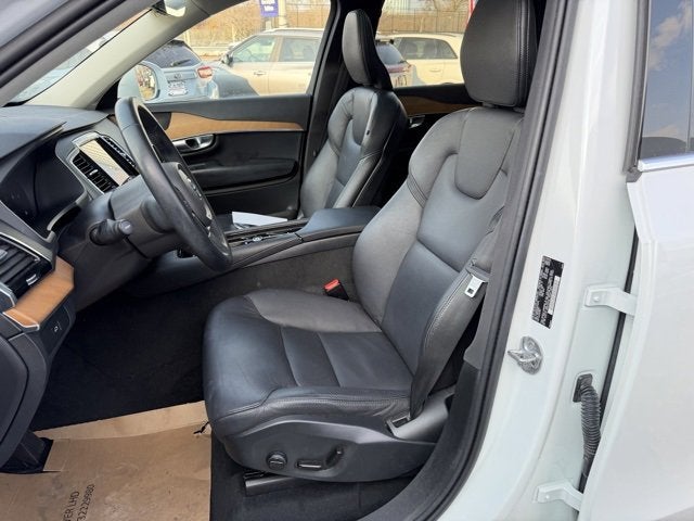 2024 Volvo XC90 Plus Bright Theme