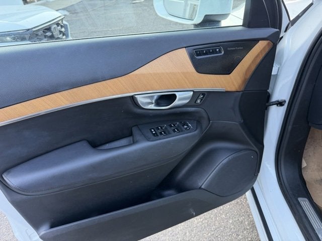 2024 Volvo XC90 Plus Bright Theme