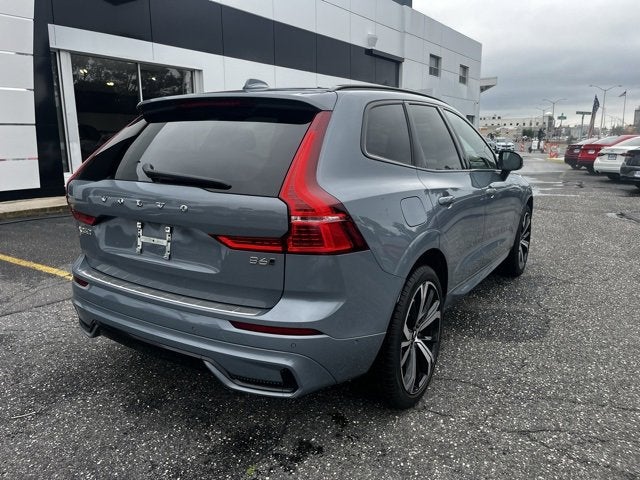 2022 Volvo XC60 R-Design