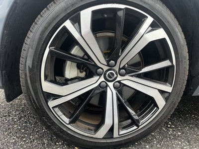 2022 Volvo XC60 R-Design