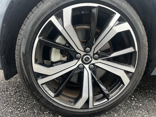 2022 Volvo XC60 R-Design