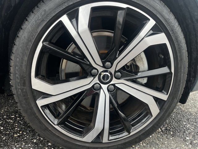 2022 Volvo XC60 R-Design