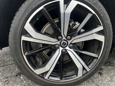 2022 Volvo XC60 R-Design