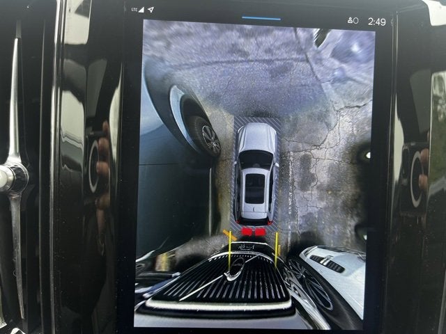 2022 Volvo XC60 R-Design