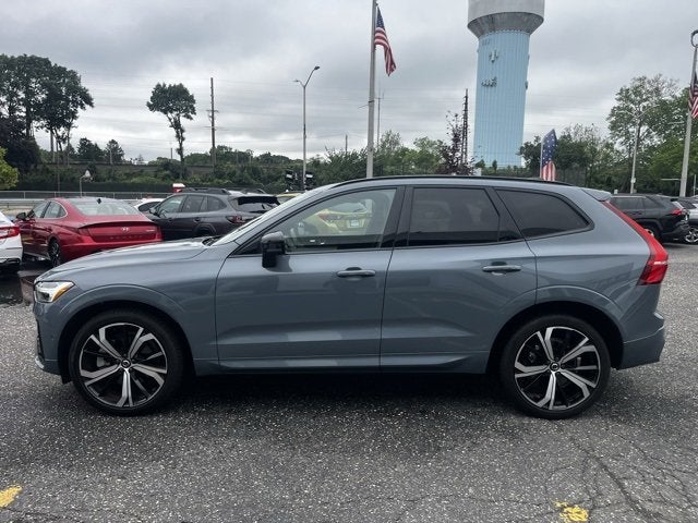 2022 Volvo XC60 R-Design