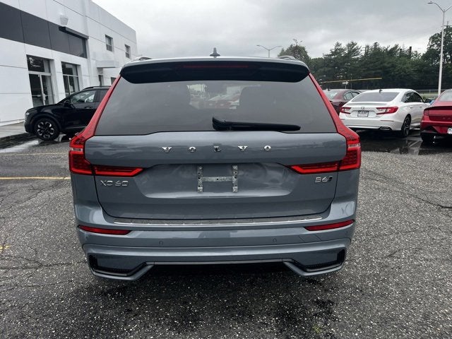 2022 Volvo XC60 R-Design