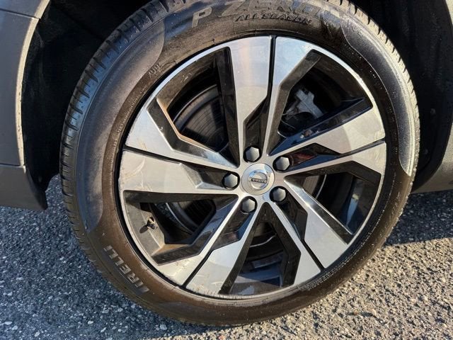2022 Volvo V60 Cross Country T5