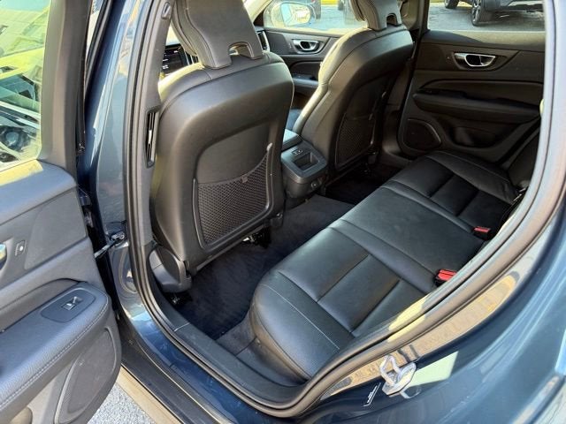 2022 Volvo V60 Cross Country T5