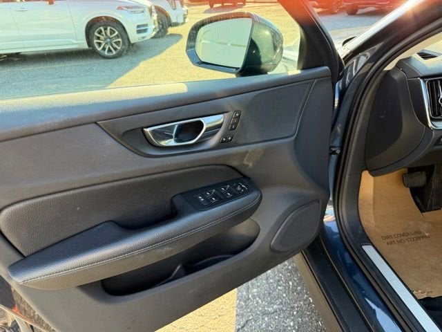 2022 Volvo V60 Cross Country T5