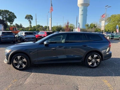 2022 Volvo V60 Cross Country T5