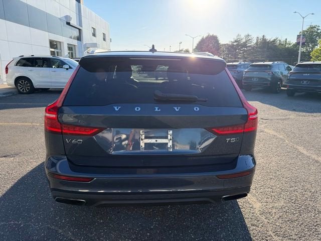 2022 Volvo V60 Cross Country T5