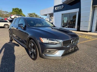 2022 Volvo V60 Cross Country T5