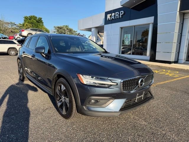 2022 Volvo V60 Cross Country T5
