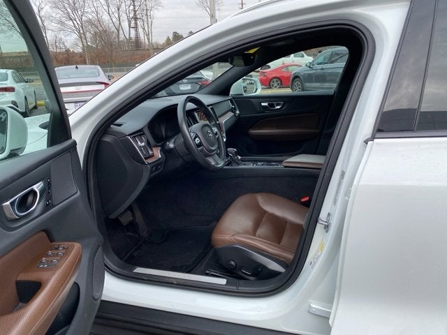 2021 Volvo V60 Cross Country T5
