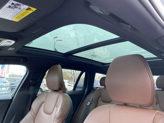 2021 Volvo V60 Cross Country T5