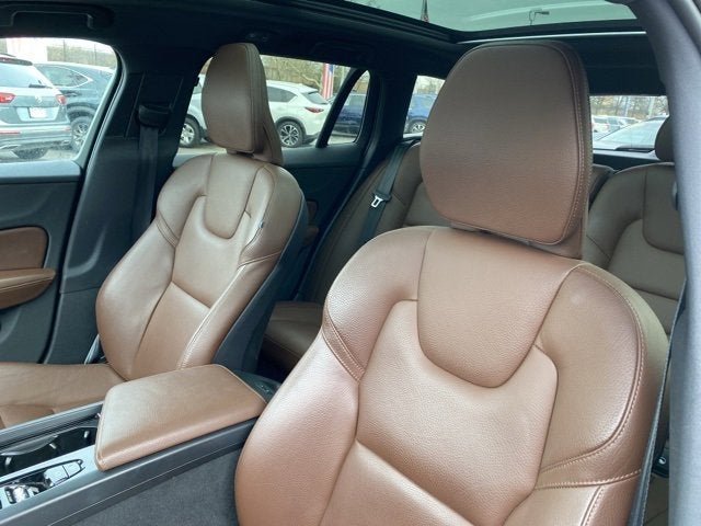 2021 Volvo V60 Cross Country T5