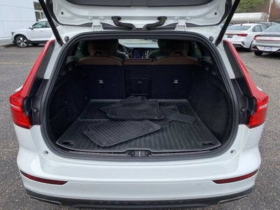 2021 Volvo V60 Cross Country T5