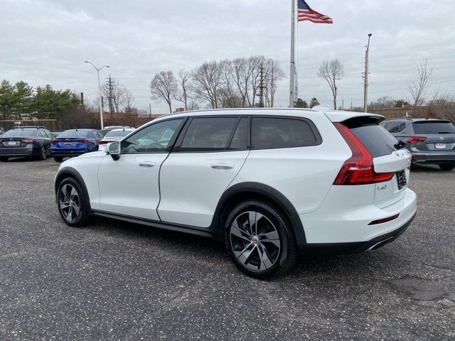 2021 Volvo V60 Cross Country T5
