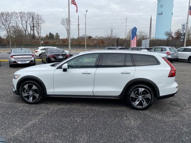 2021 Volvo V60 Cross Country T5