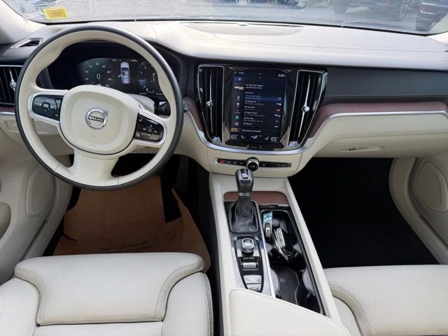 2020 Volvo V60 Cross Country T5