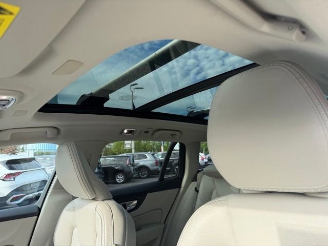 2020 Volvo V60 Cross Country T5
